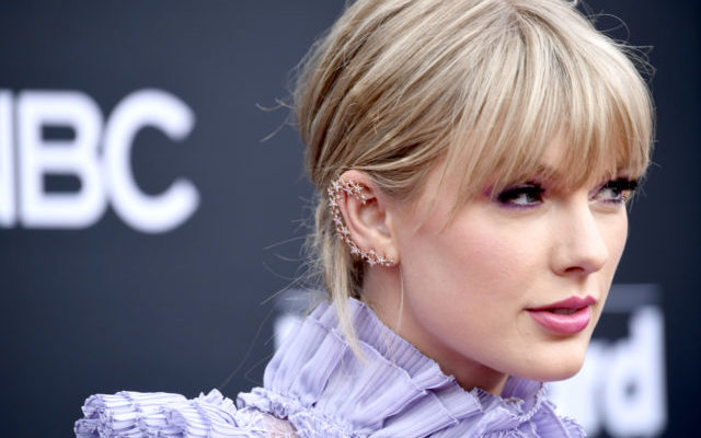 Taylor Swift Reveals Mom Andrea Has Been Diagnosed With a Brain Tumor