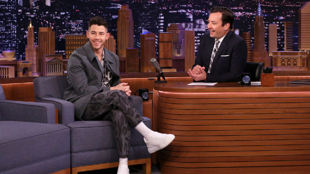 Nick Jonas says Adam Levine was first to text him about spinach in his teeth at the Grammys