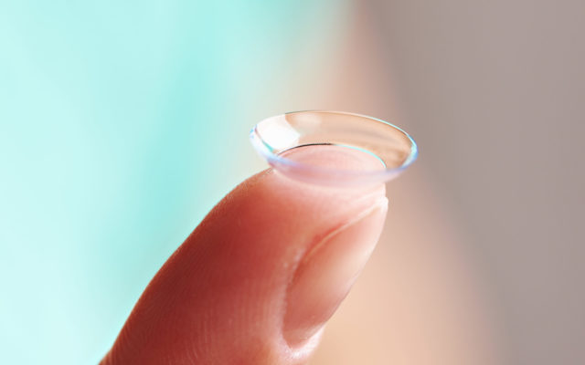 Experts Say You Should Stop Wearing Contact Lenses During The Pandemic
